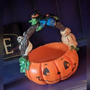 Halloween friends pumpkin dish